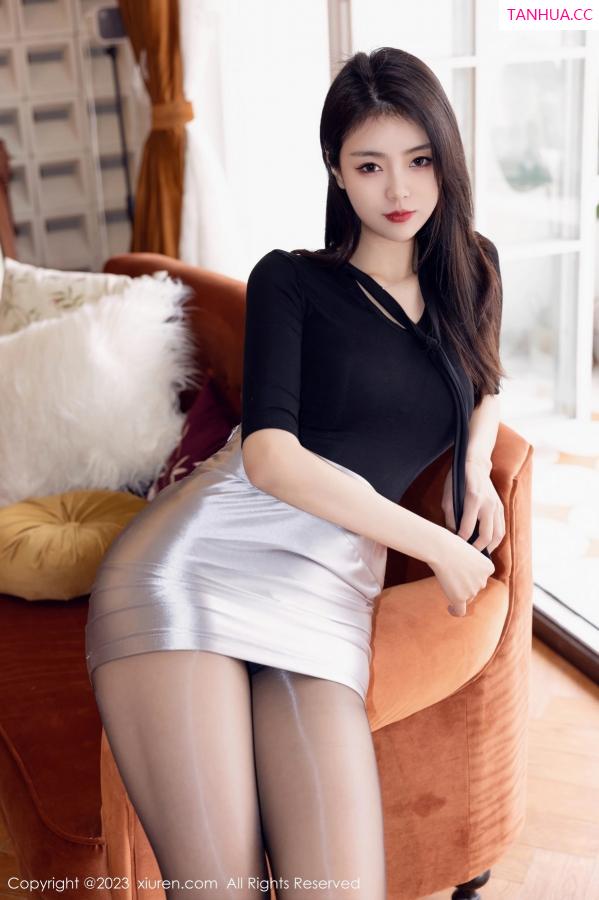 可乐Vicky  [XiuRen]高清写真图 2023.03.29 No.6493 可乐Vicky 黑丝短裙第31张图片